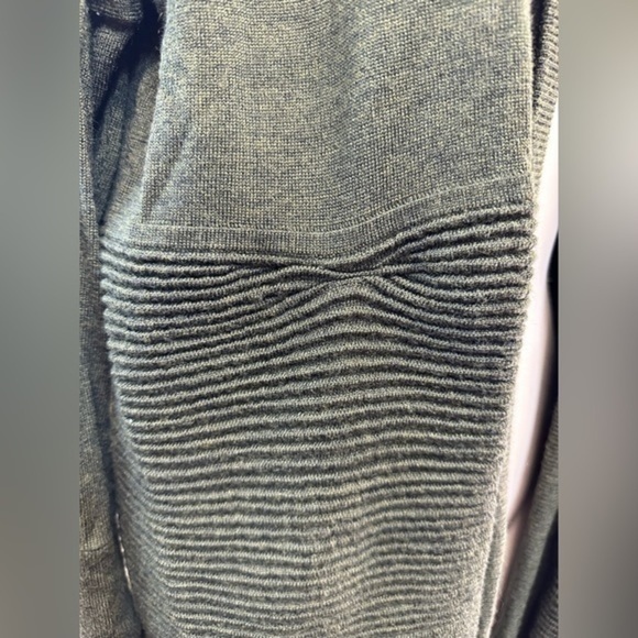 Lululemon Sit In Lotus Wrap II Heathered Dark Olive - Picture 12 of 15